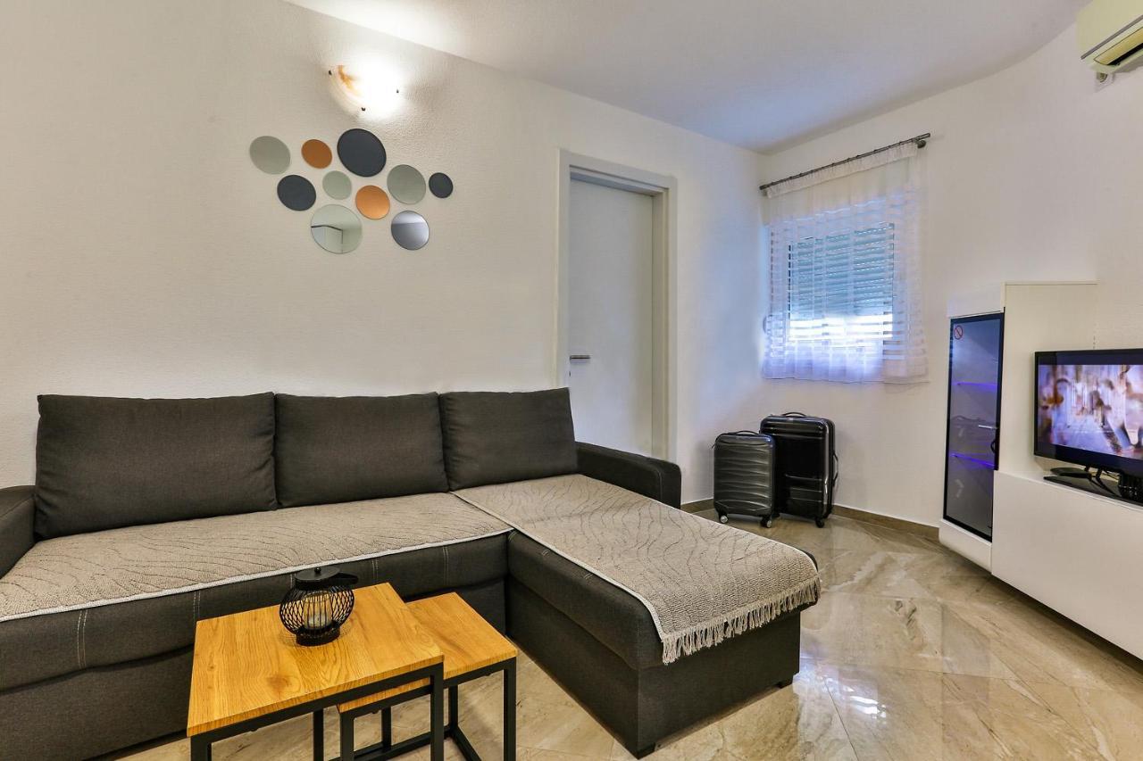 Zara Apartment Budua Esterno foto